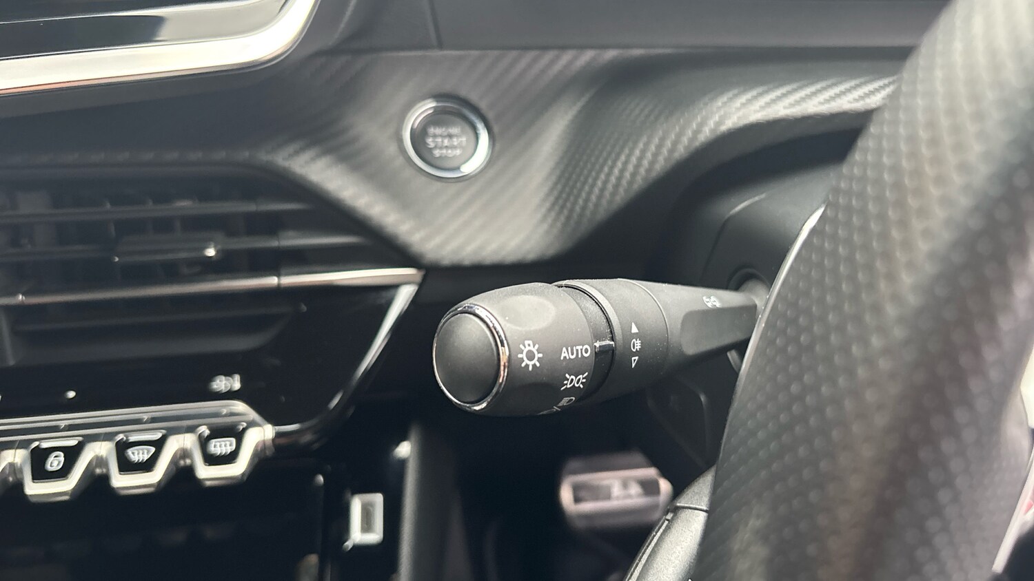 Used Peugeot 2008 2023 for sale - 76922349: Photo 28