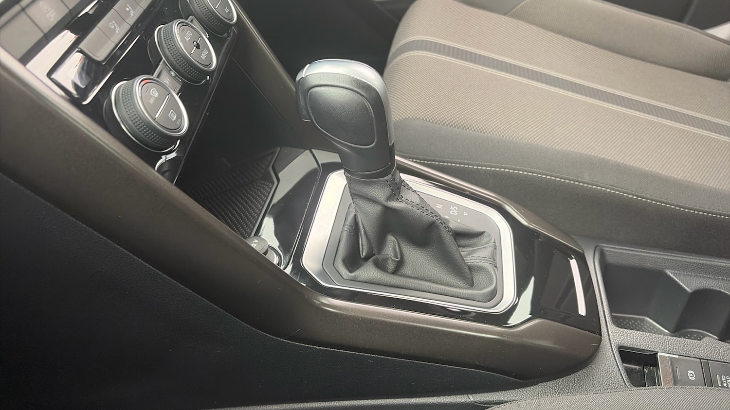 Used Volkswagen T-Roc 2019 for sale - 77272199: Photo 13