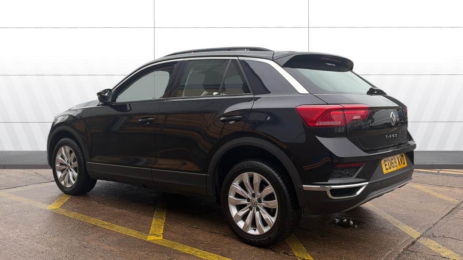 Used Volkswagen T-Roc 2019 for sale - 77272199: Photo 2
