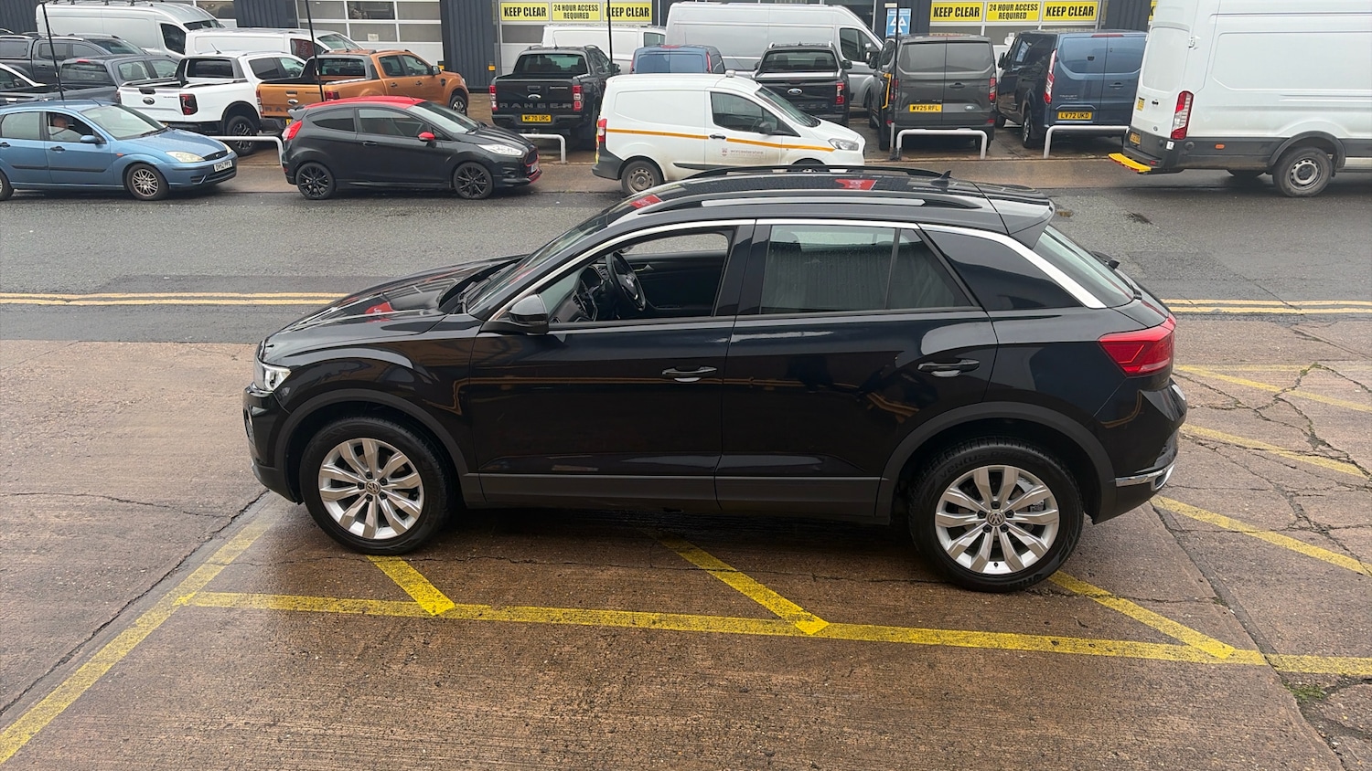 Used Volkswagen T-Roc 2019 for sale - 77272199: Photo 25