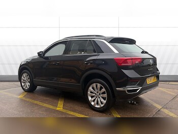 Used Volkswagen T-Roc 2019 for sale - 77272199: Photo