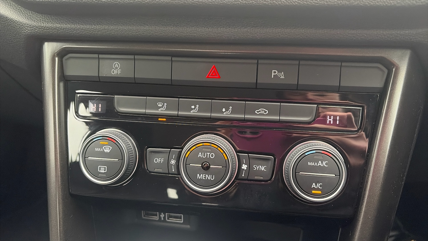 Used Volkswagen T-Roc 2019 for sale - 77272199: Photo 32