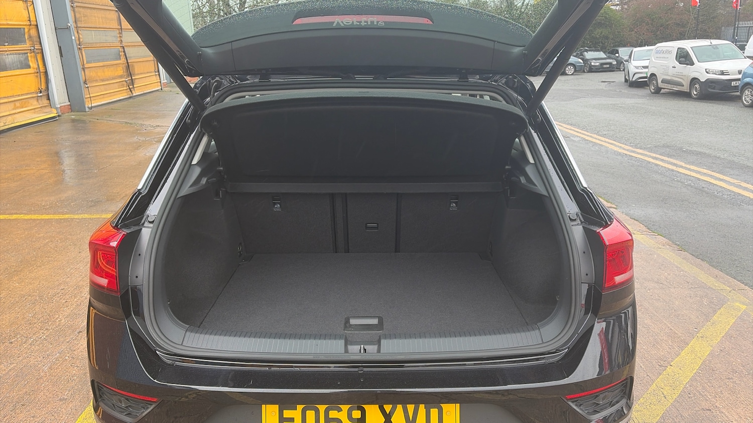 Used Volkswagen T-Roc 2019 for sale - 77272199: Photo 4