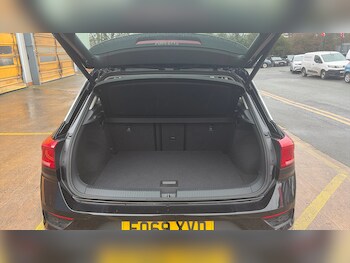 Used Volkswagen T-Roc 2019 for sale - 77272199: Photo