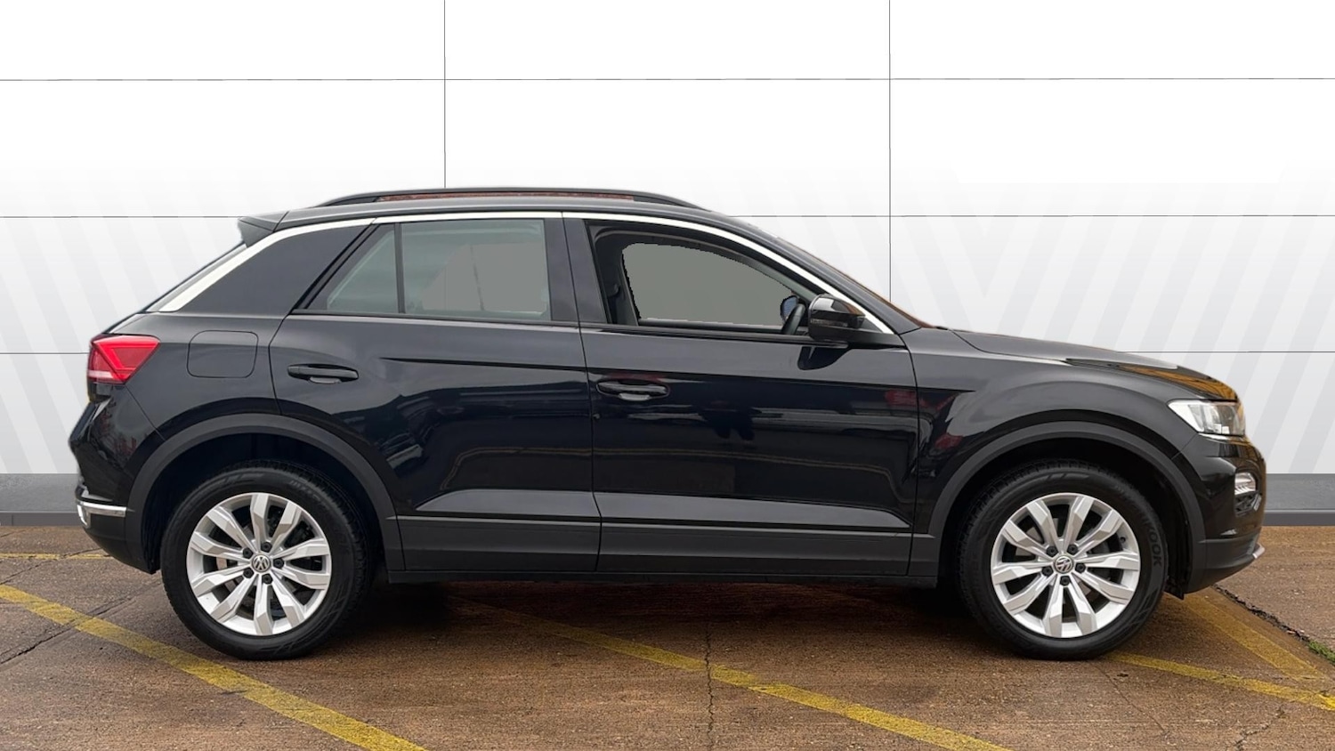 Used Volkswagen T-Roc 2019 for sale - 77272199: Photo 5