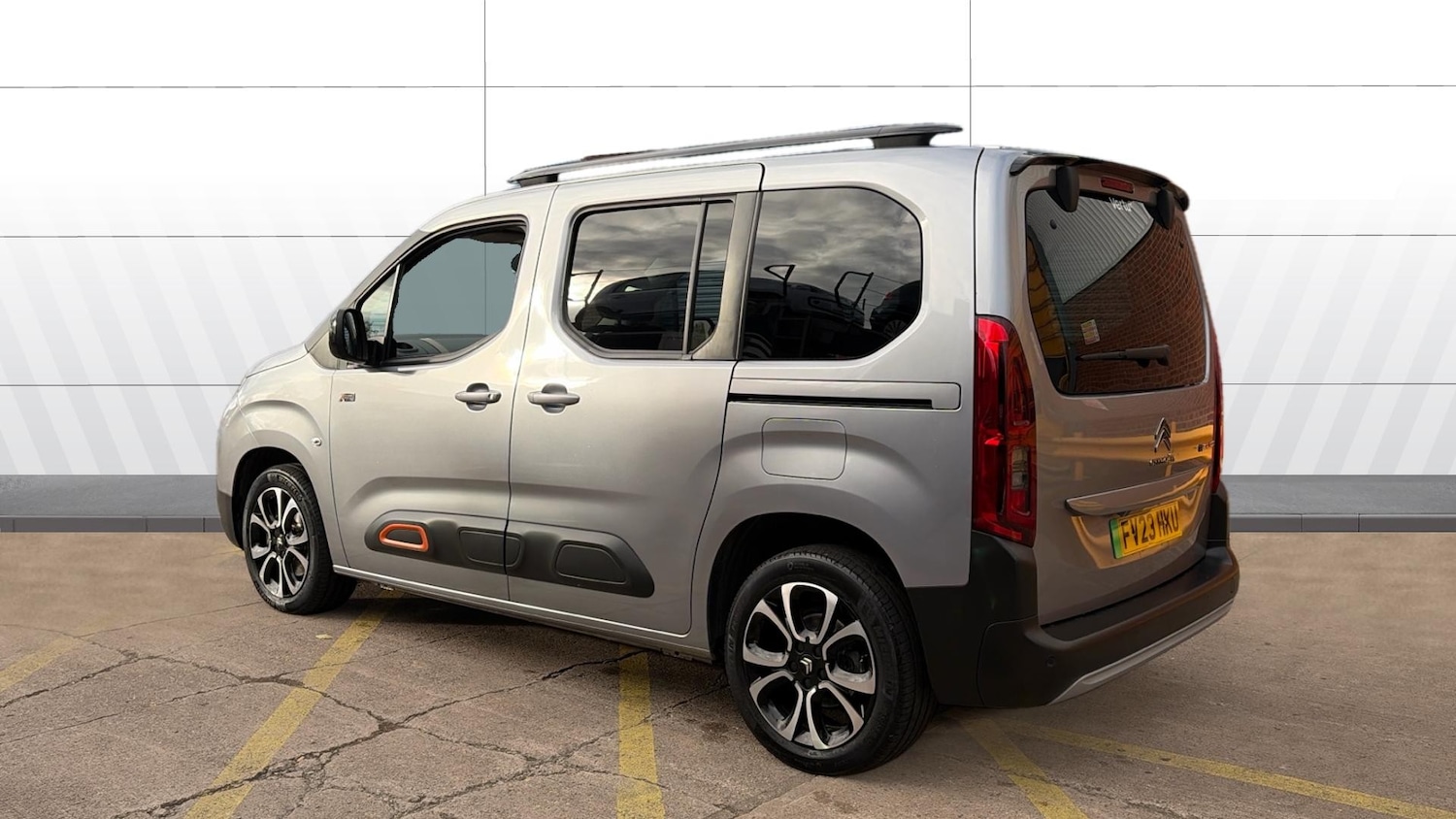 Used Citroen Berlingo 2023 for sale - 76366892: Photo 2