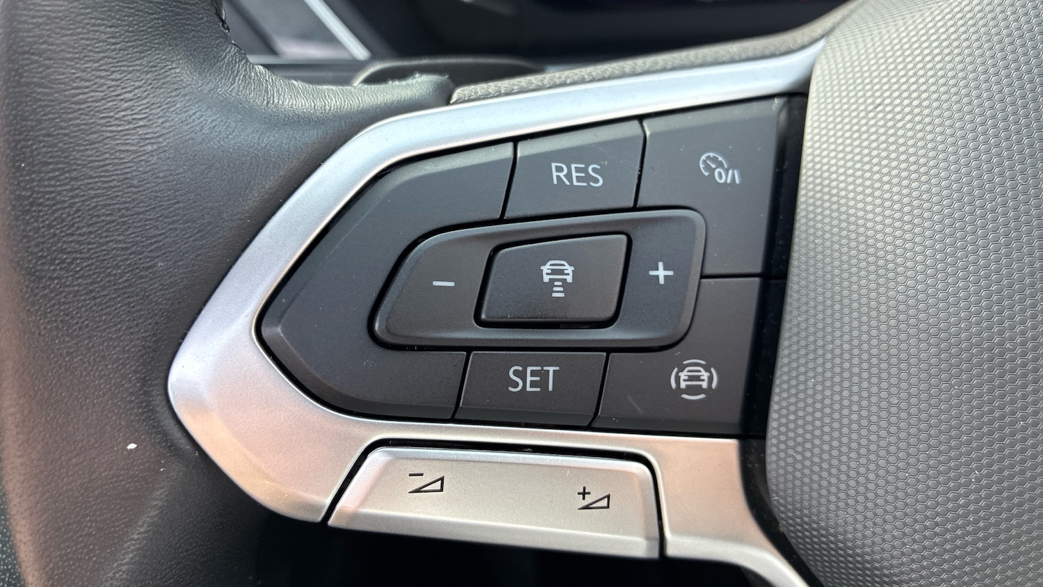 Used Volkswagen Tiguan 2023 for sale - 78080517: Photo 32