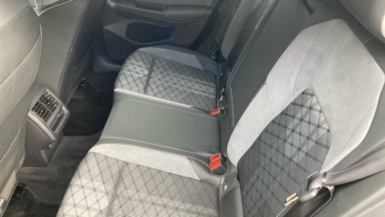 Used Volkswagen Golf 2024 for sale - 76396812: Photo 16