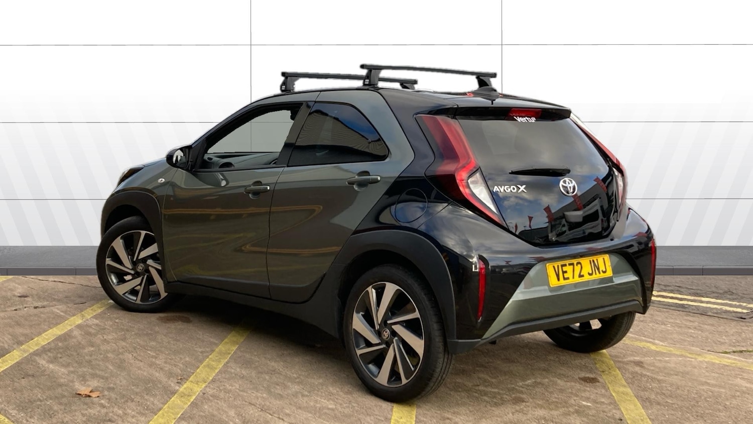 Used Toyota Aygo X 2023 for sale - 76637286: Photo 2