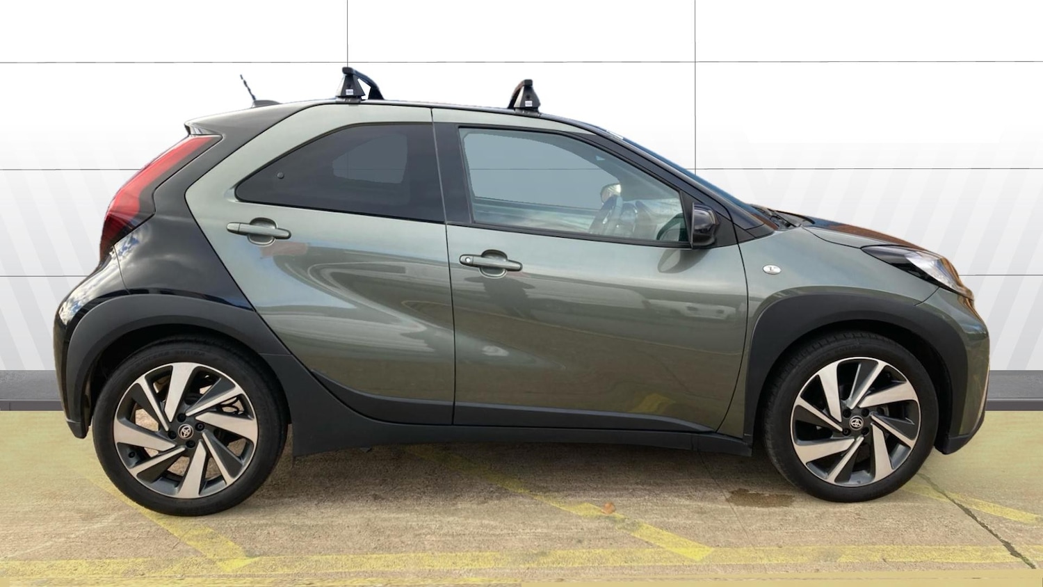 Used Toyota Aygo X 2023 for sale - 76637286: Photo 5