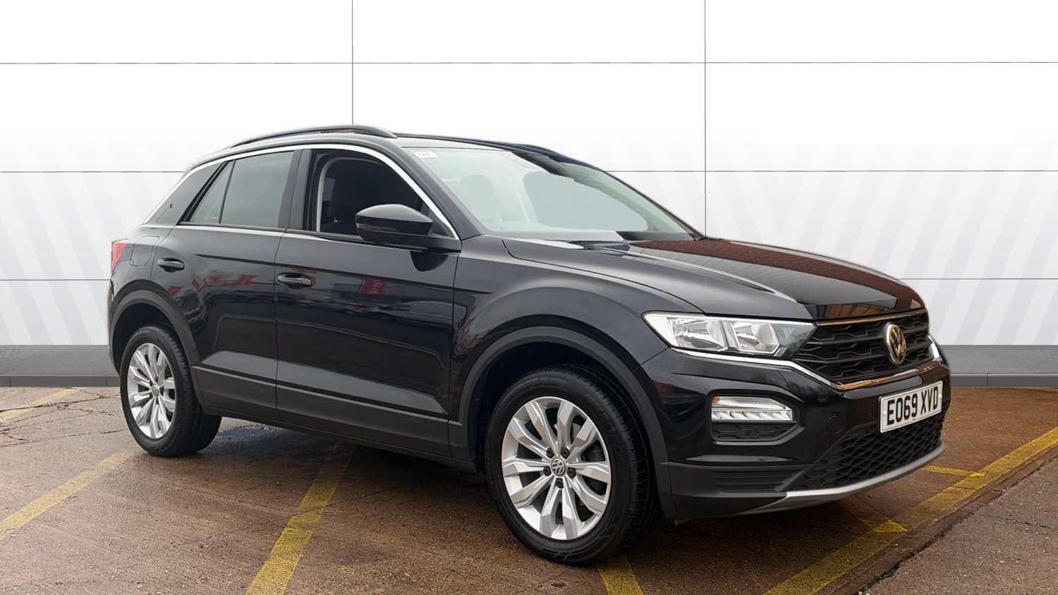 Used Volkswagen T-Roc 2019 for sale - 76979314: Photo 1