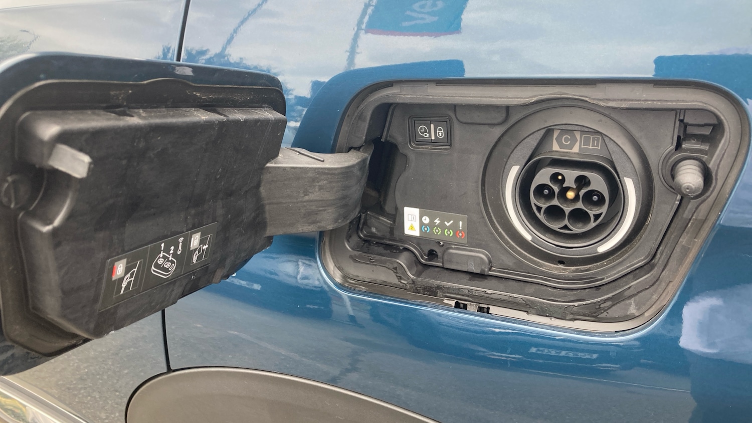 Used Peugeot 3008 2023 for sale - 78105460: Photo 31