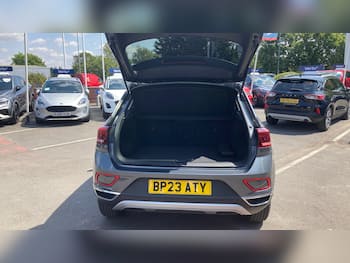 Used Volkswagen T-Roc 2023 for sale - 79403948: Photo