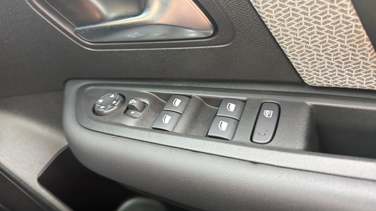 Used Citroen C4 2023 for sale - 77973888: Photo 32