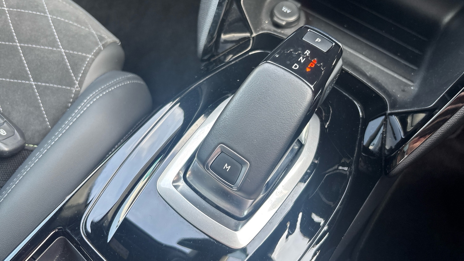 Used Peugeot 2008 2021 for sale - 77663331: Photo 32