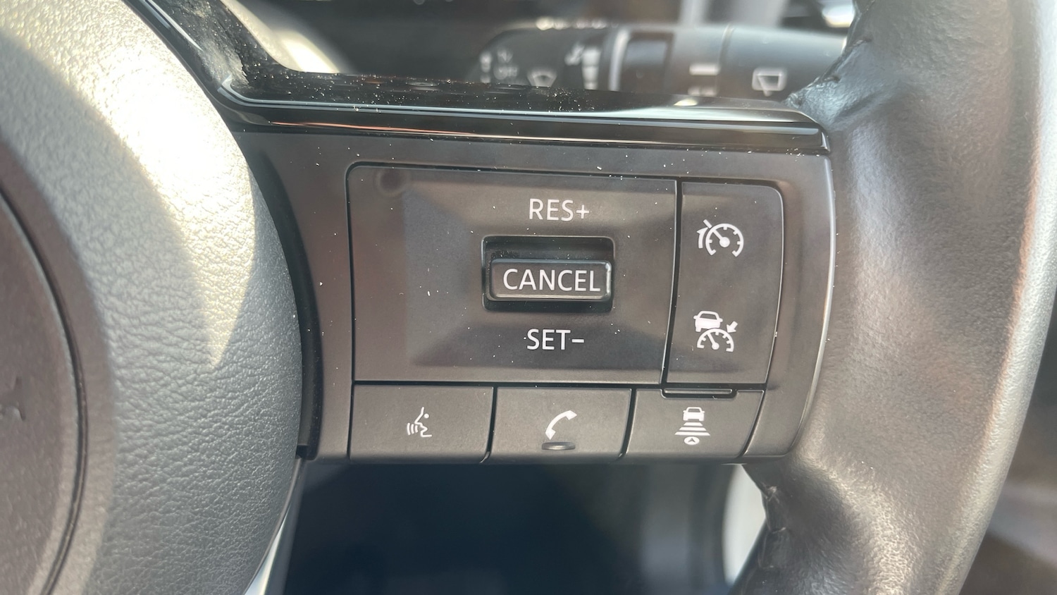 Used Nissan X-Trail 2024 for sale - 77104036: Photo 39