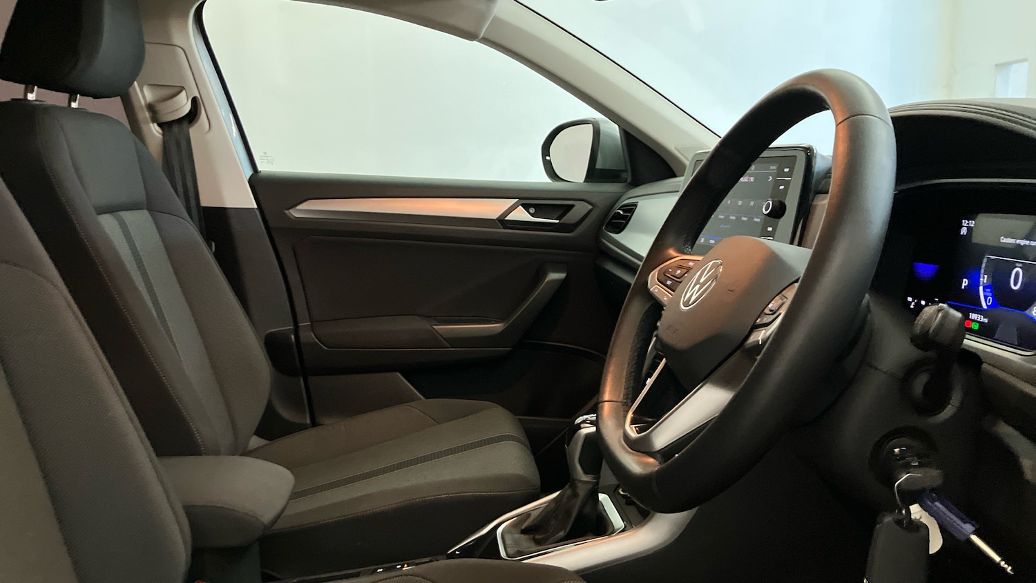 Used Volkswagen T-Roc 2023 for sale - 77651052: Photo 15