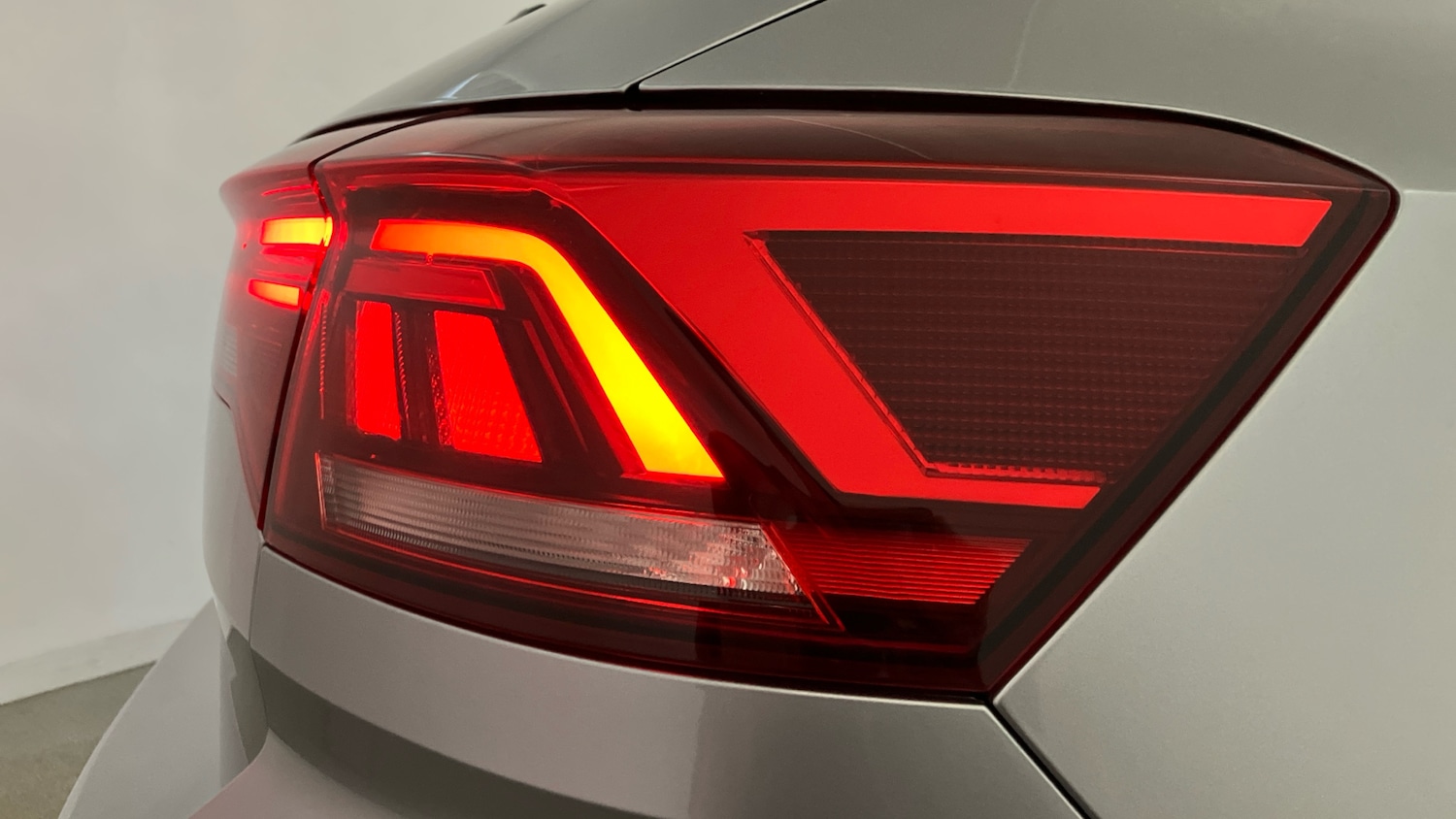 Used Volkswagen T-Roc 2023 for sale - 77651052: Photo 23