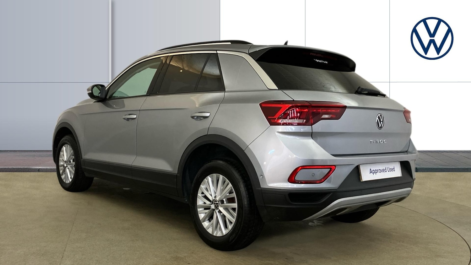 Used Volkswagen T-Roc 2023 for sale - 77651052: Photo 3