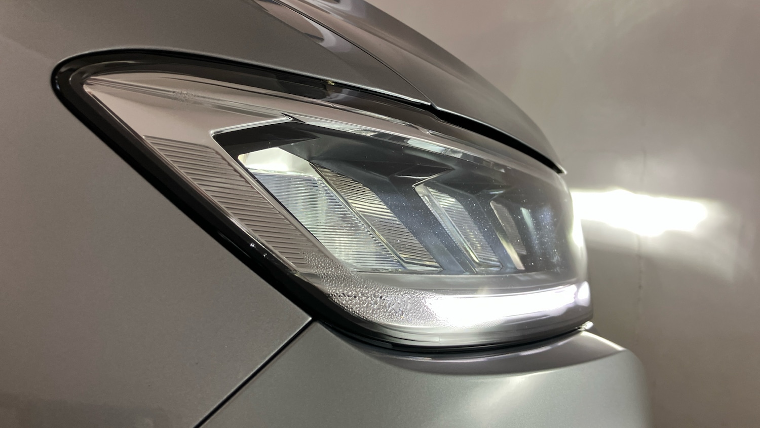 Used Volkswagen T-Roc 2023 for sale - 77651052: Photo 31