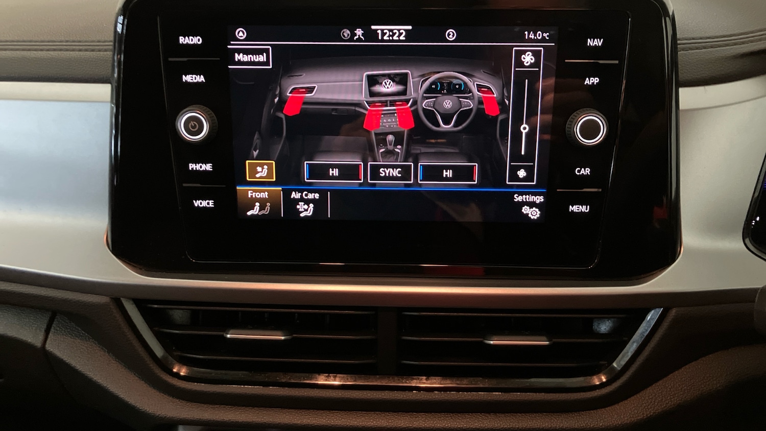 Used Volkswagen T-Roc 2023 for sale - 77651052: Photo 39