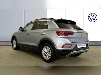 Used Volkswagen T-Roc 2023 for sale - 77651052: Photo