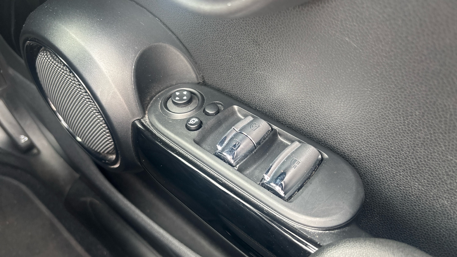 Used MINI Convertible 2021 for sale - 77996915: Photo 39