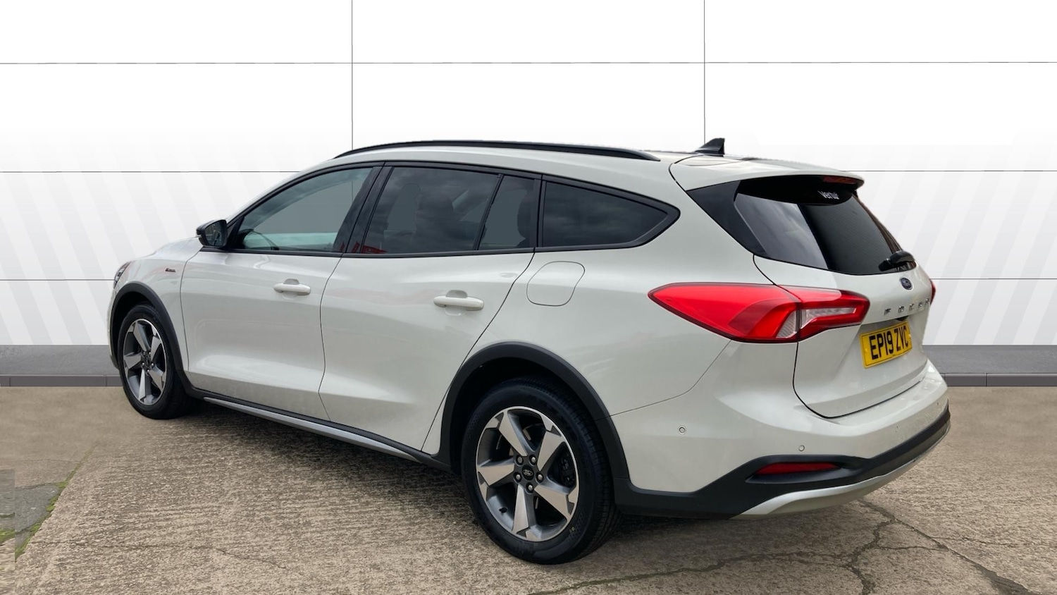 Used Ford Focus 2019 for sale - 76492061: Photo 2