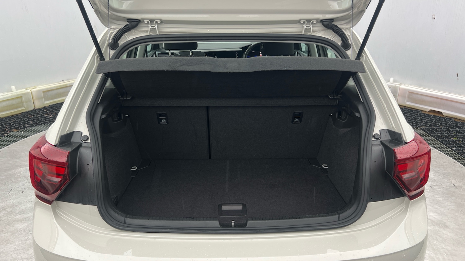 Used Volkswagen Polo 2024 for sale - 77652943: Photo 4