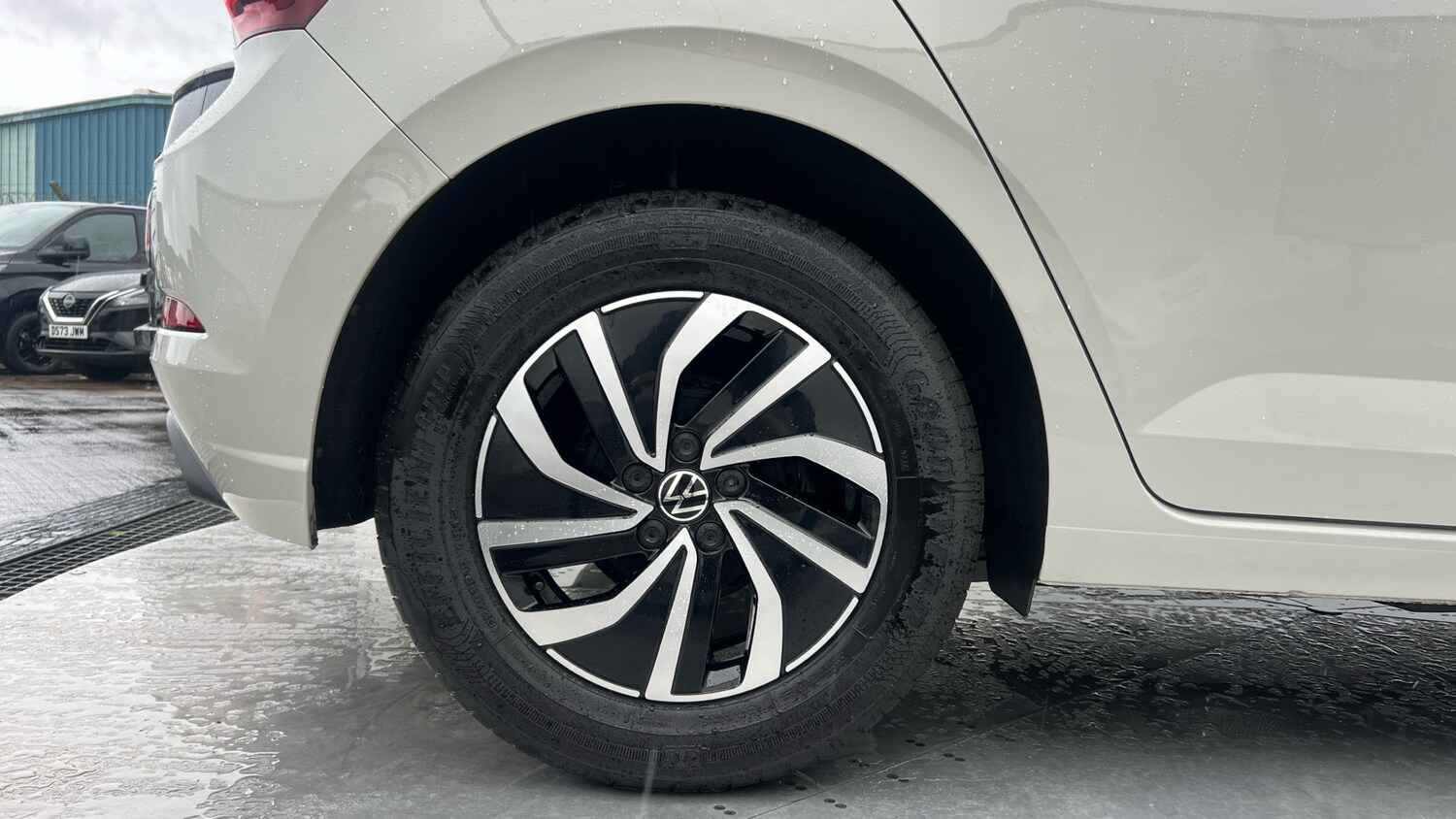 Used Volkswagen Polo 2024 for sale - 77652943: Photo 7