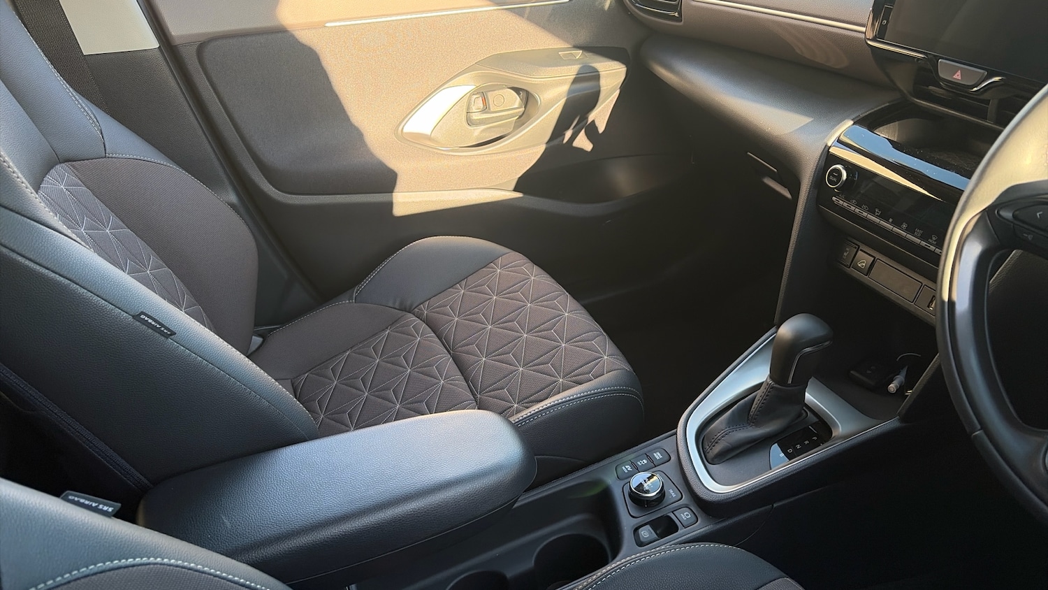 Used Toyota Yaris Cross 2023 for sale - 76705676: Photo 14