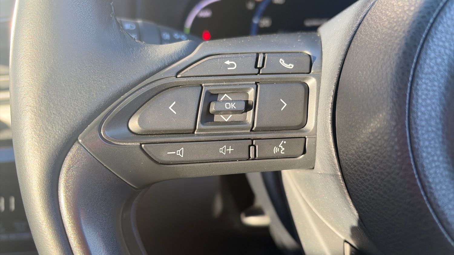 Used Toyota Yaris Cross 2023 for sale - 76705676: Photo 37