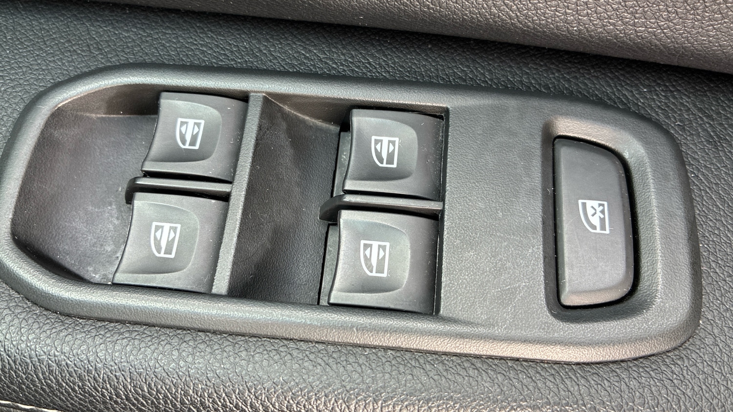 Used Dacia Duster 2022 for sale - 78038560: Photo 32