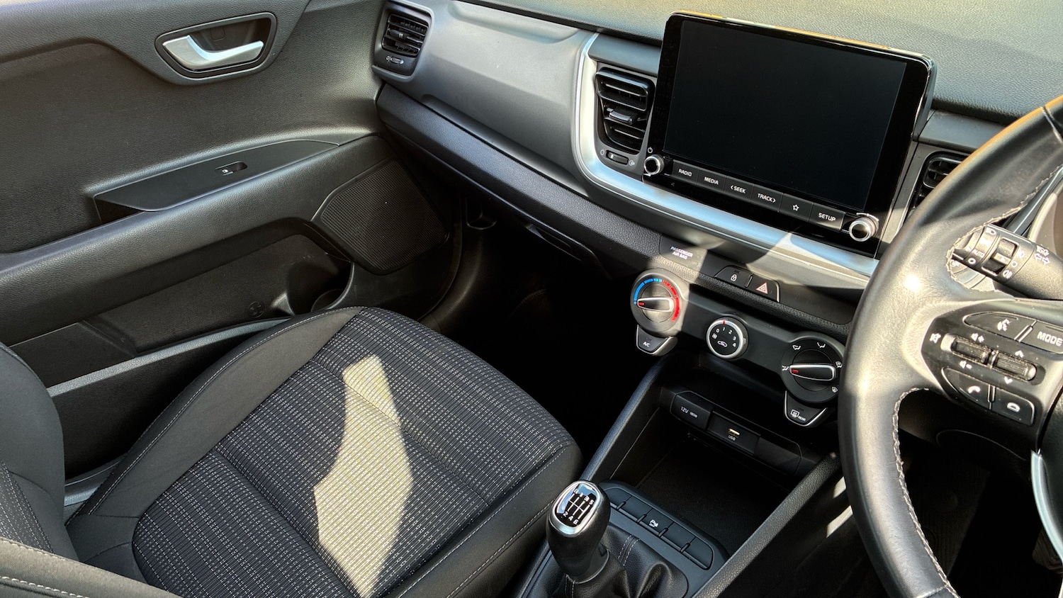Used Kia Stonic 2022 for sale - 76366836: Photo 14