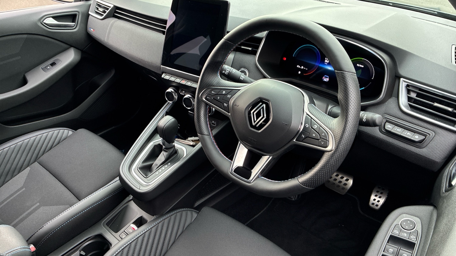 Used Renault Clio 2024 for sale - 78222759: Photo 11