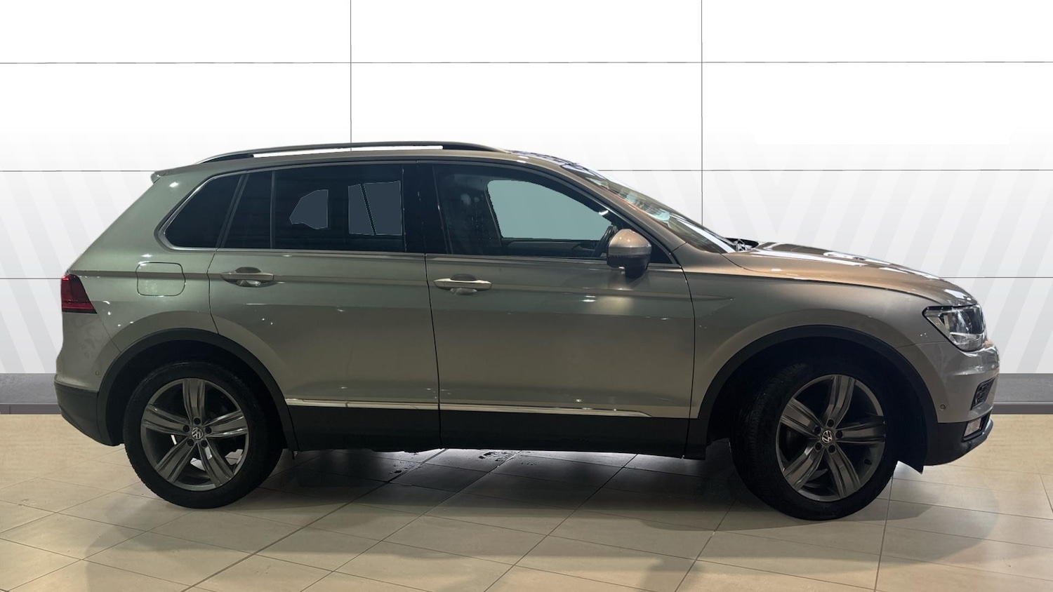 Used Volkswagen Tiguan 2019 for sale - 77435591: Photo 5