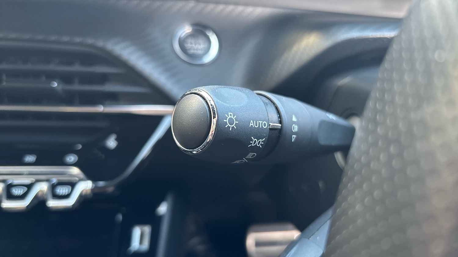 Used Peugeot 208 2022 for sale - 77018989: Photo 25