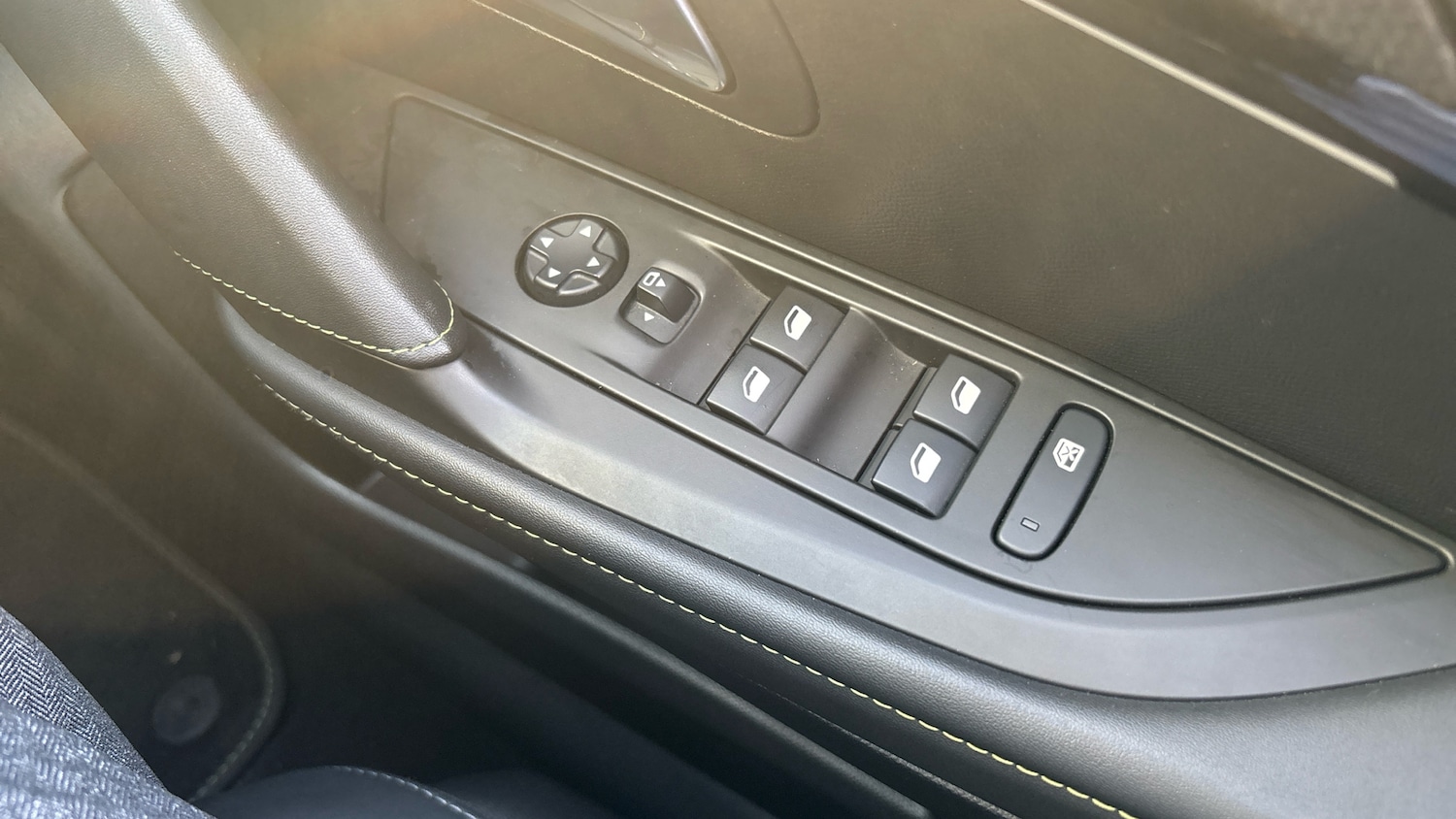 Used Peugeot 208 2022 for sale - 77018989: Photo 33