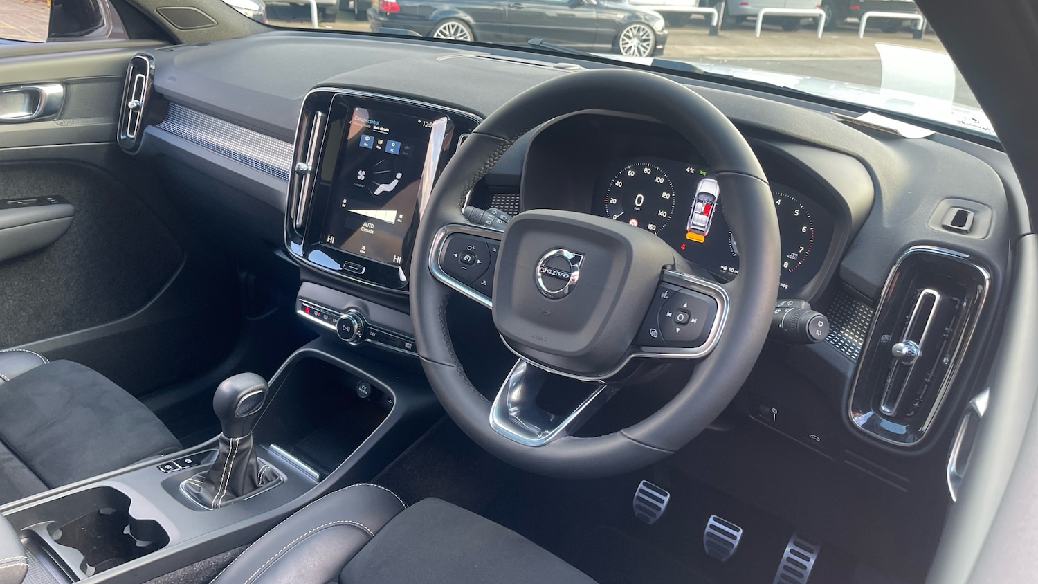 Used Volvo XC40 2021 for sale - 77061339: Photo 11