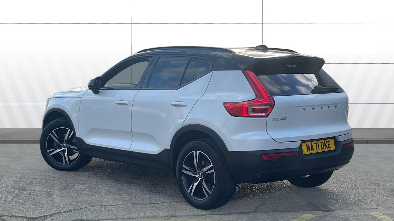 Used Volvo XC40 2021 for sale - 77061339: Photo 2