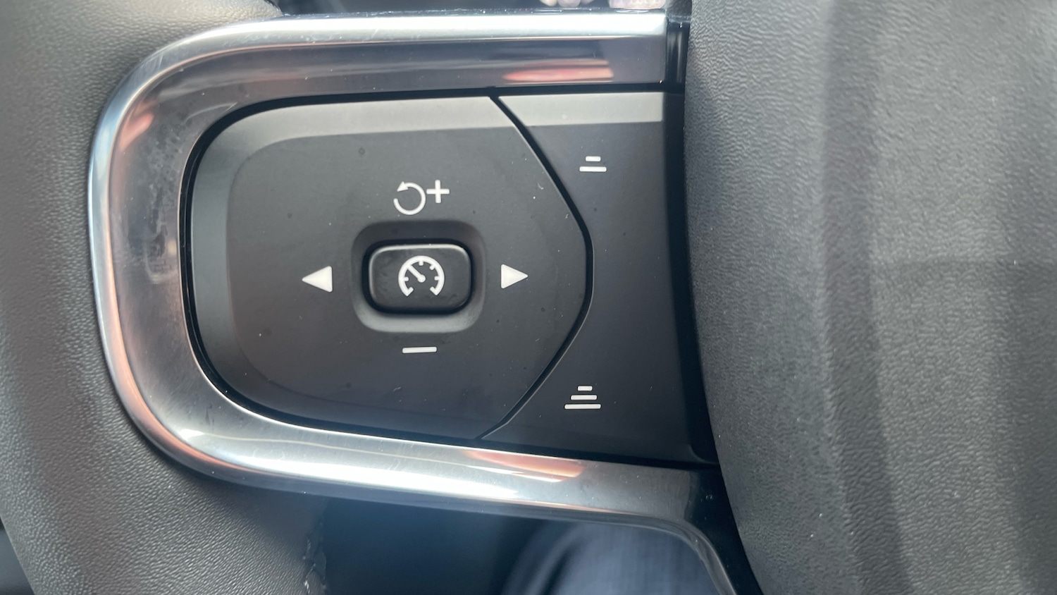 Used Volvo XC40 2021 for sale - 77061339: Photo 41