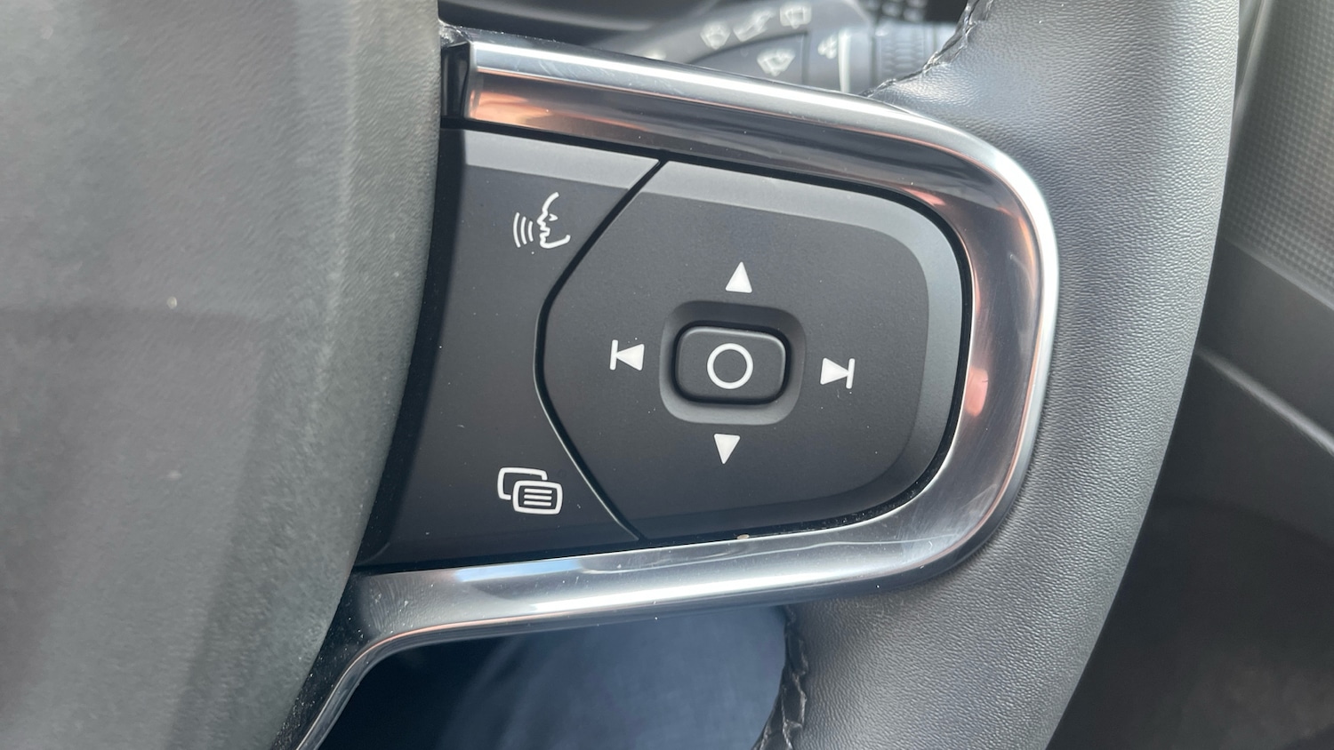 Used Volvo XC40 2021 for sale - 77061339: Photo 42