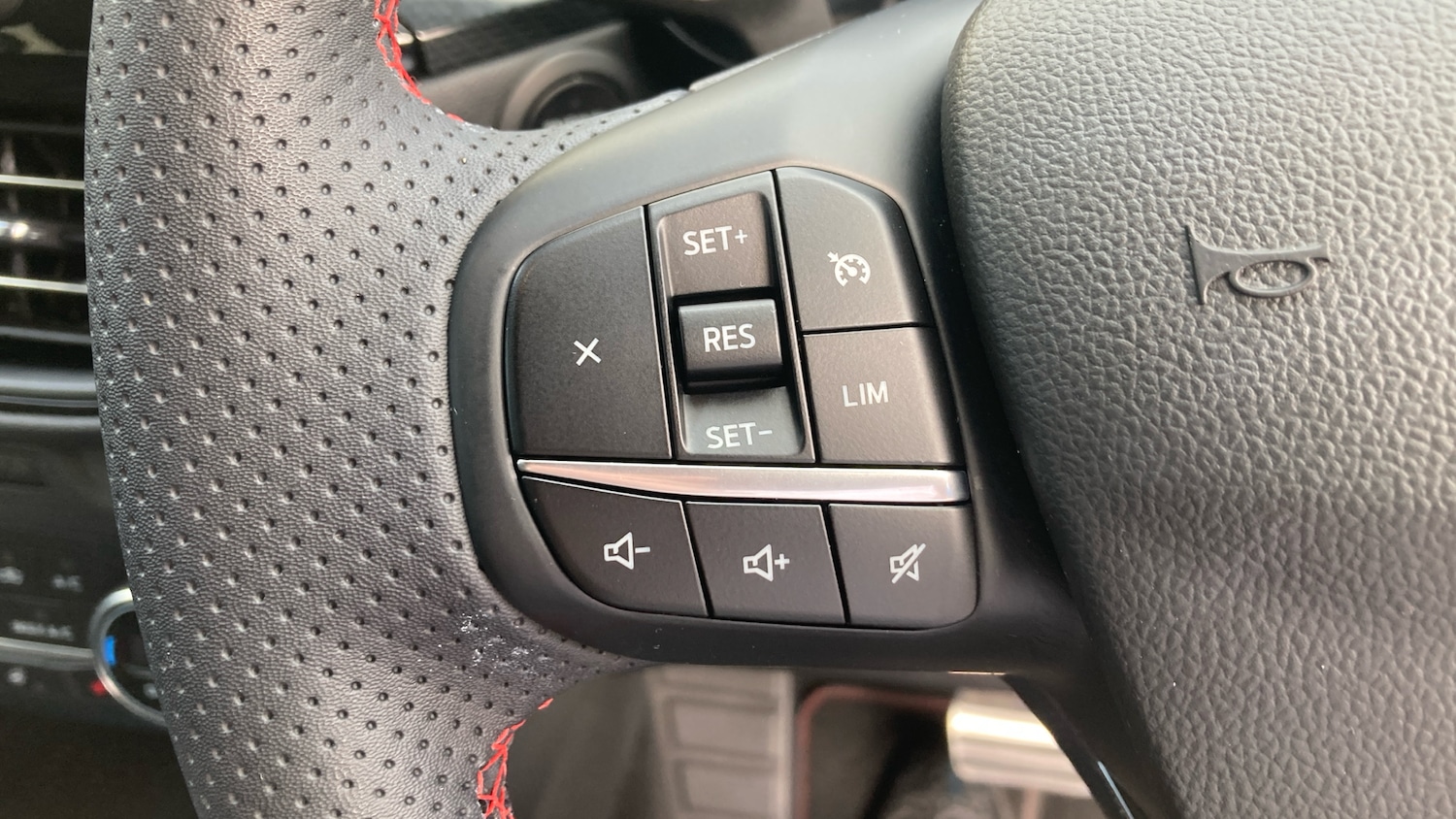 Used Ford Kuga 2023 for sale - 76366919: Photo 25