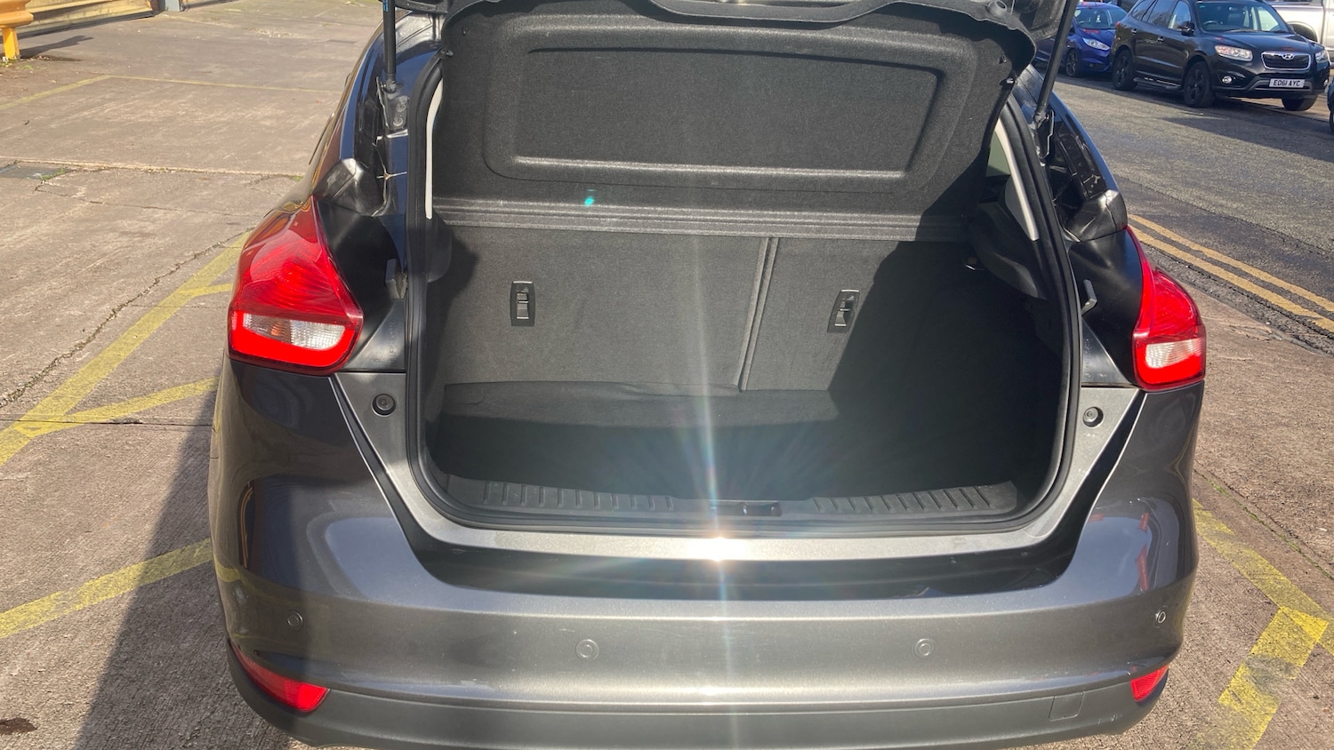 Used Ford Focus 2017 for sale - 76738689: Photo 4