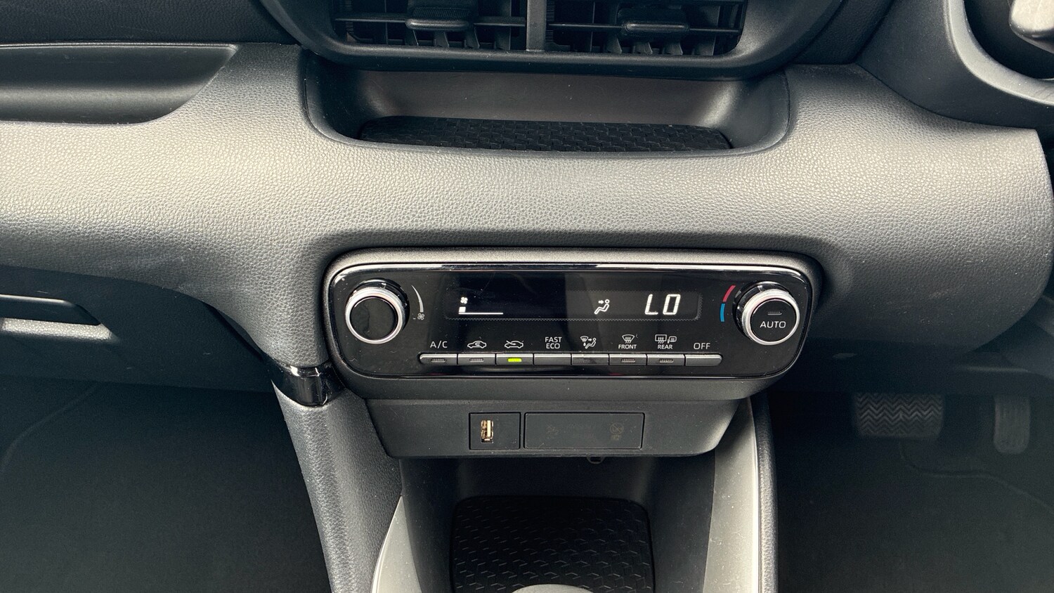 Used Toyota Yaris 2021 for sale - 77902307: Photo 13