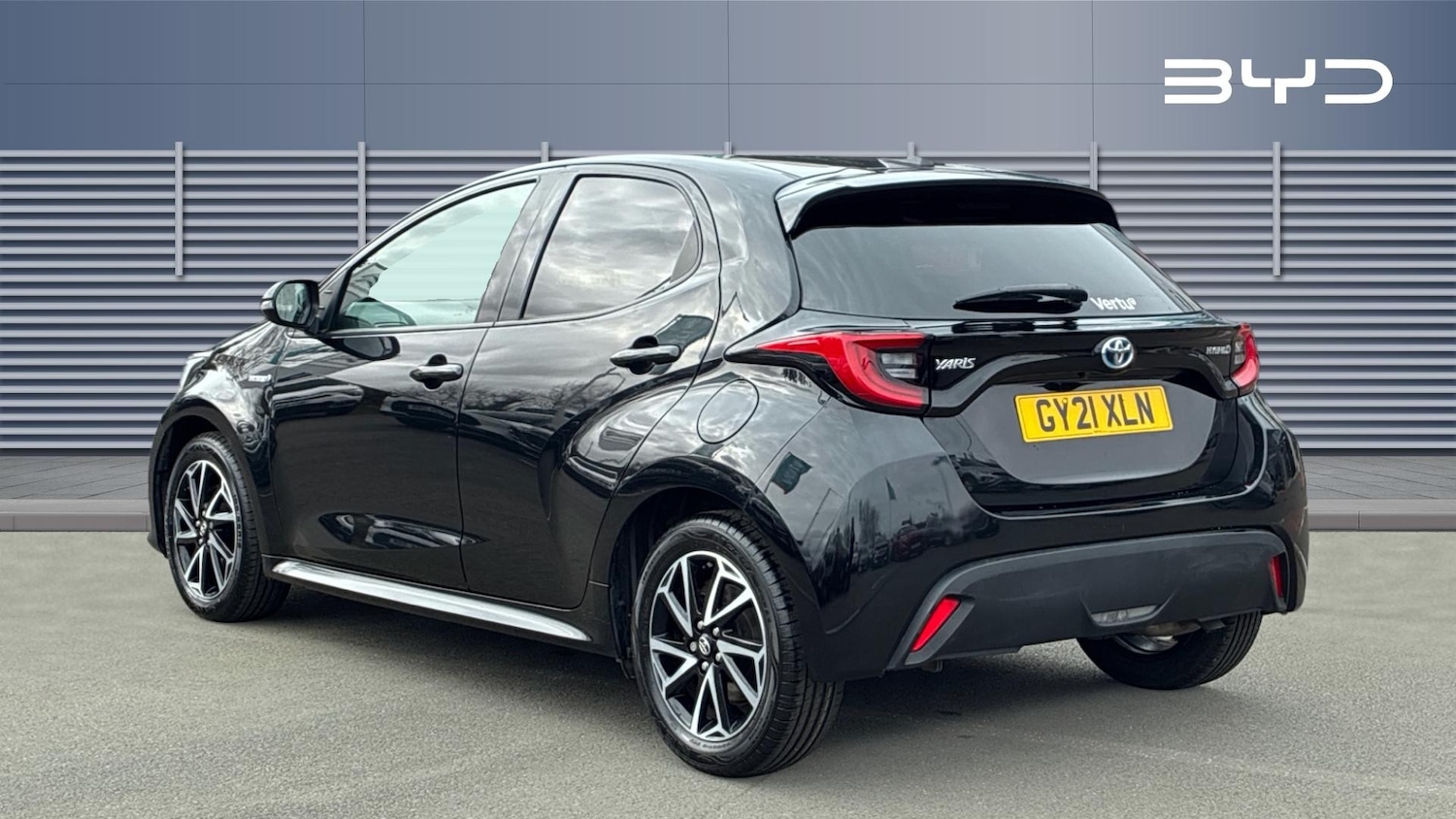 Used Toyota Yaris 2021 for sale - 77902307: Photo 2