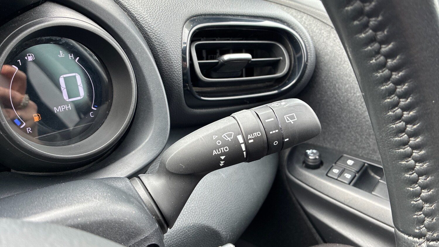 Used Toyota Yaris 2021 for sale - 77902307: Photo 24