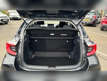 Used Toyota Yaris 2021 for sale - 77902307: Photo