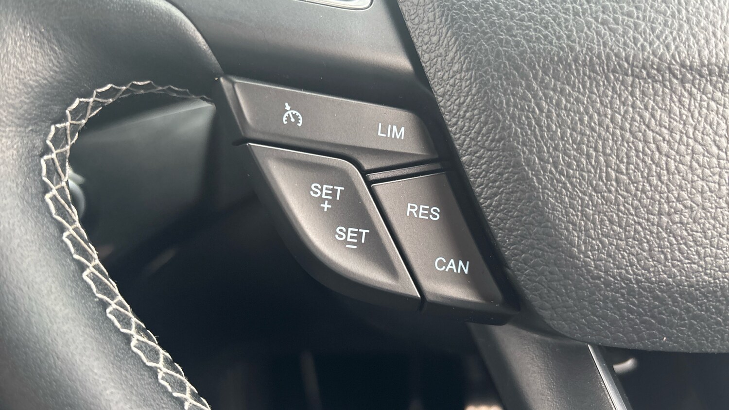 Used Ford Kuga 2017 for sale - 77590305: Photo 27