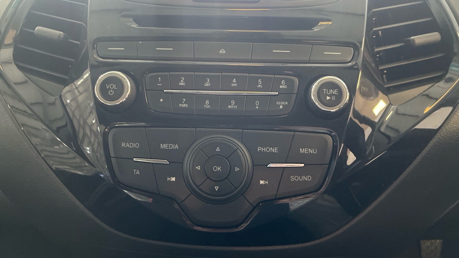 Used Ford Ka+ 2017 for sale - 77572650: Photo 28